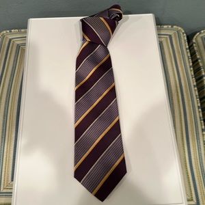 Brand- XMI Platinum, Mens neck tie, Color- Purple with yellow trim